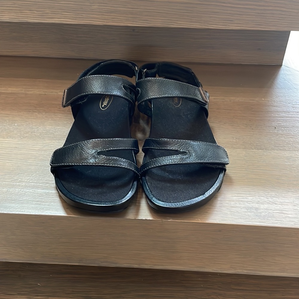 Aetrex Paraiso Leather Quarter Strap Sandal in Black